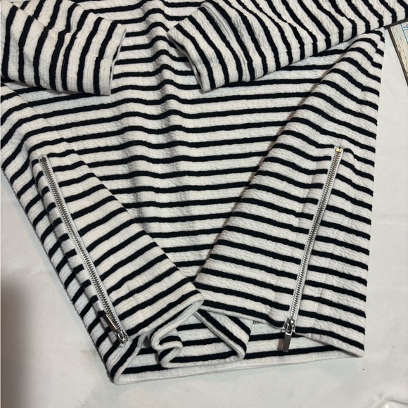 Lou & Grey sweater / top - Picture 6 of 7